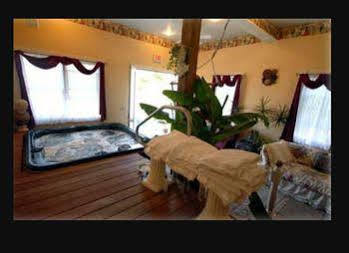 The Lion And The Rose Bed & Breakfast Whitefield Exterior foto